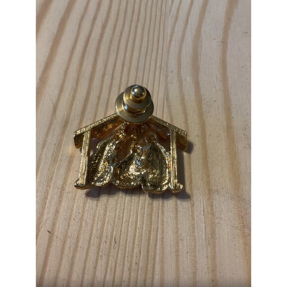 Nativity Scene Gold-Tone Lapel Pin Brooch With Clutch Back - Picture 4 of 5